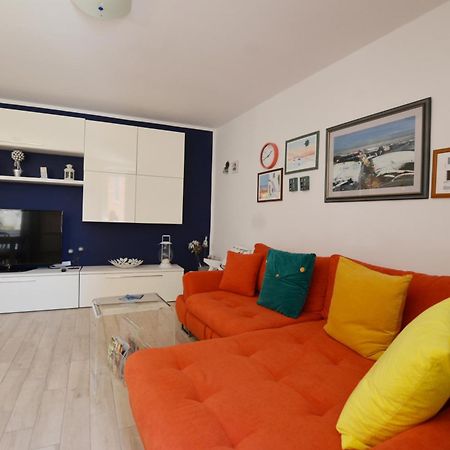 Apartment Bea & Leo ロヴィニ エクステリア 写真