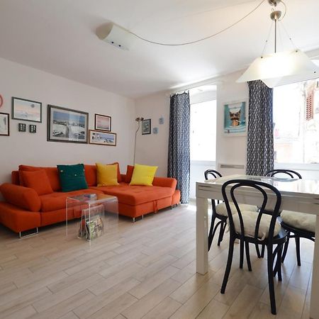 Apartment Bea & Leo ロヴィニ エクステリア 写真