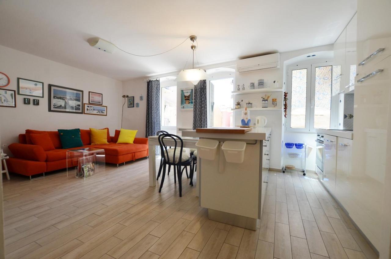 Apartment Bea & Leo ロヴィニ エクステリア 写真
