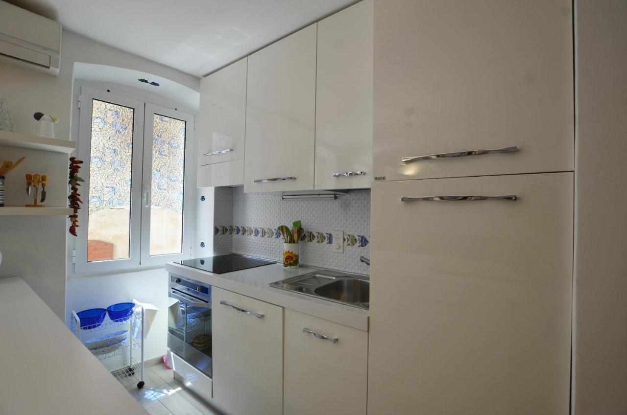 Apartment Bea & Leo ロヴィニ エクステリア 写真