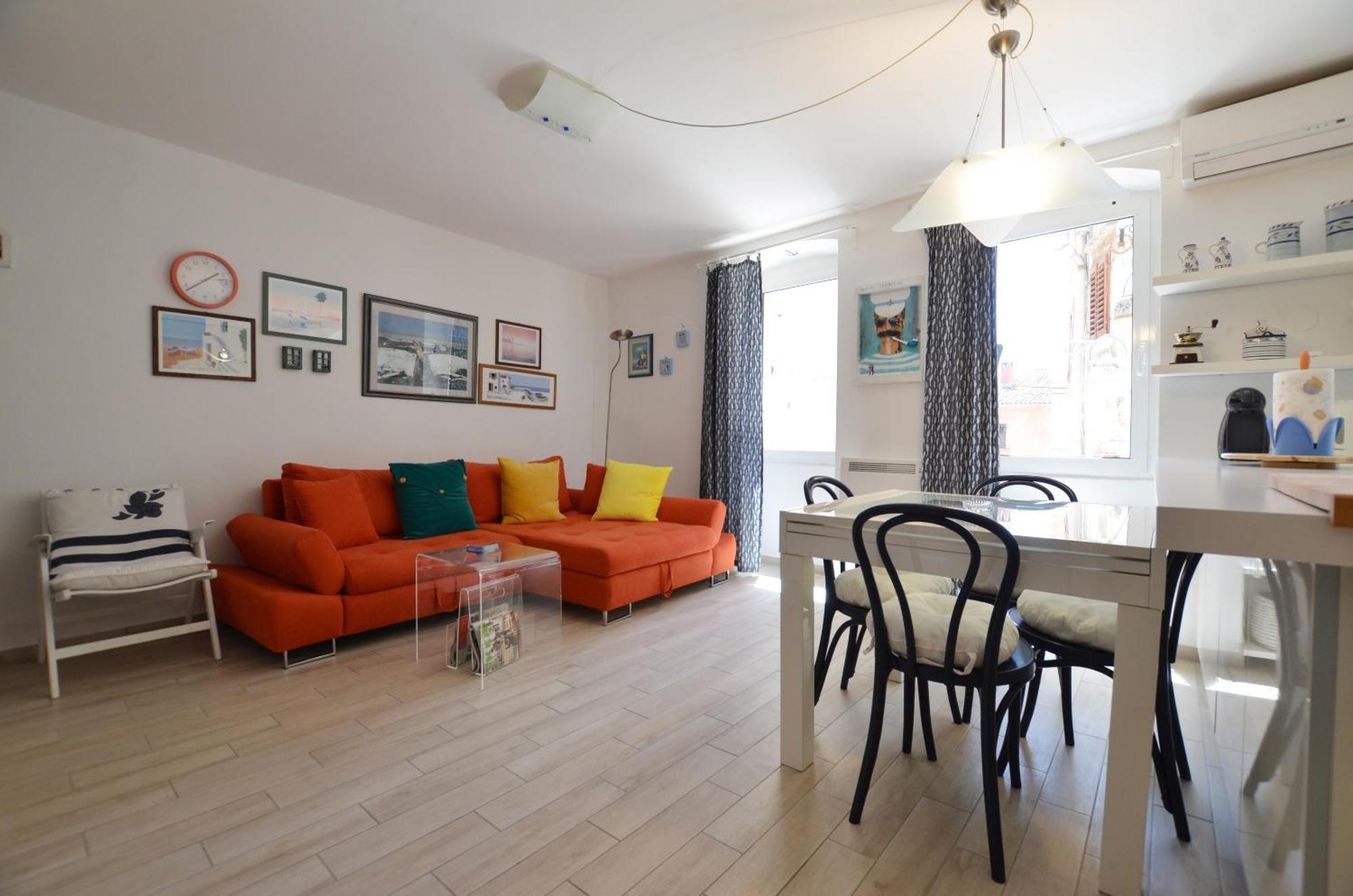 Apartment Bea & Leo ロヴィニ エクステリア 写真